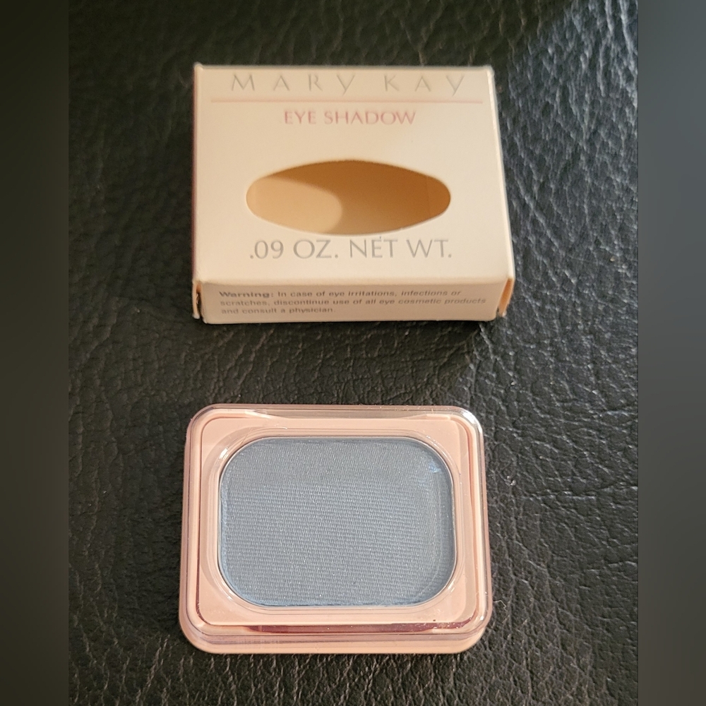 NIB Vintage Mary Kay Eye Shadow Color South Sea 0001 .09 oz Apply Wet or Dry
